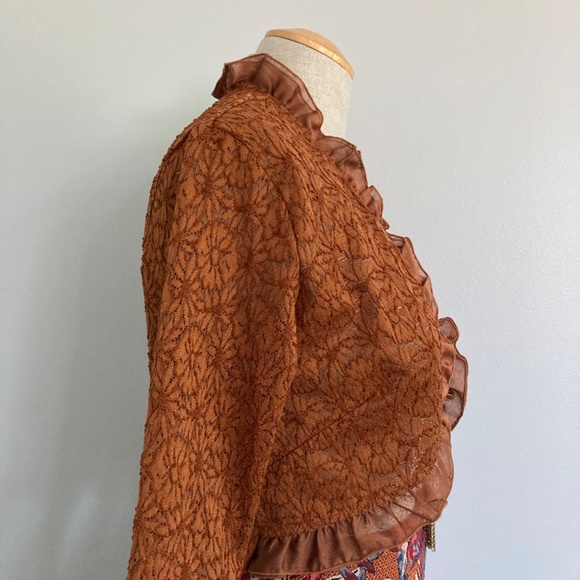 Lace Bolero with Bell Sleeves, Size M - Picture 7 of 10